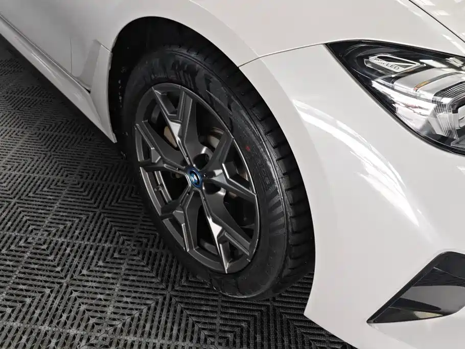 BMW i3 — миниатюра 6