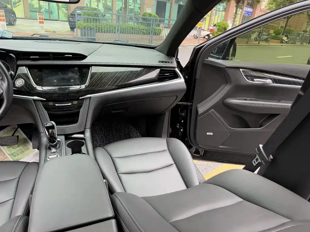 Cadillac XT6 — миниатюра 33