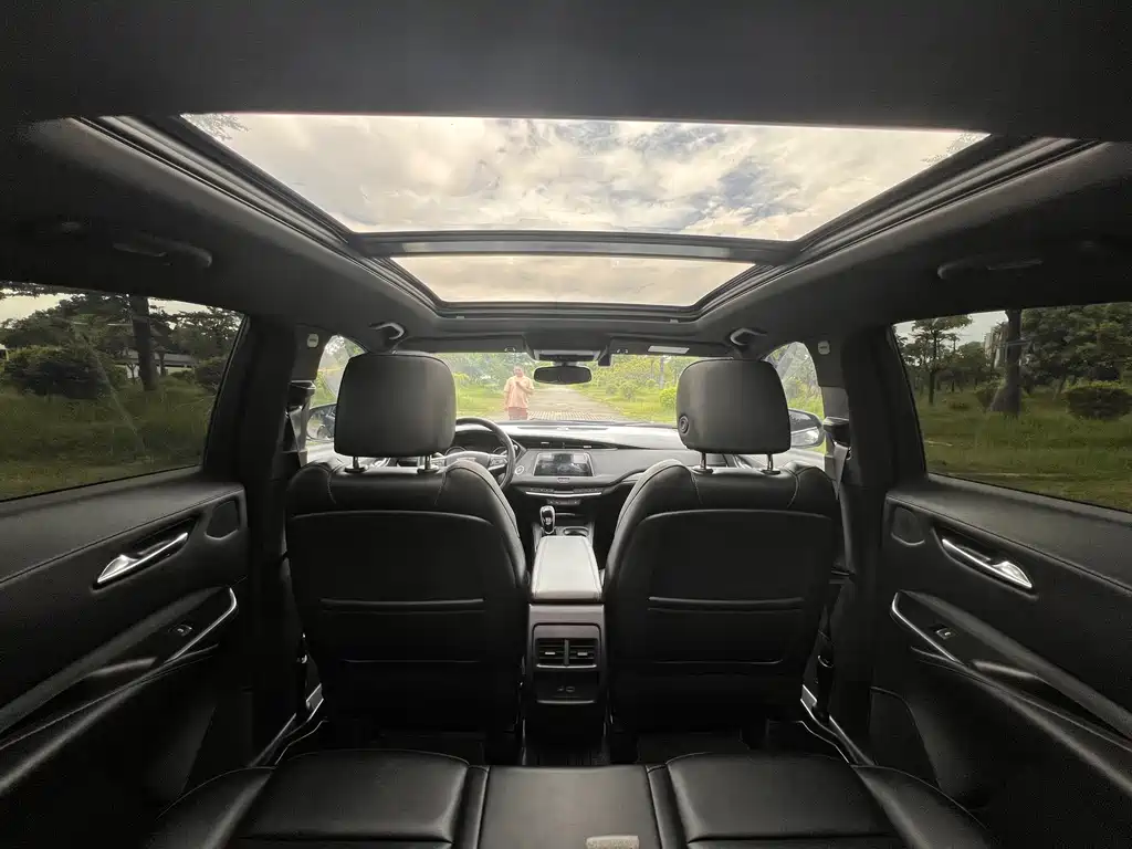 Cadillac XT4 — миниатюра 14