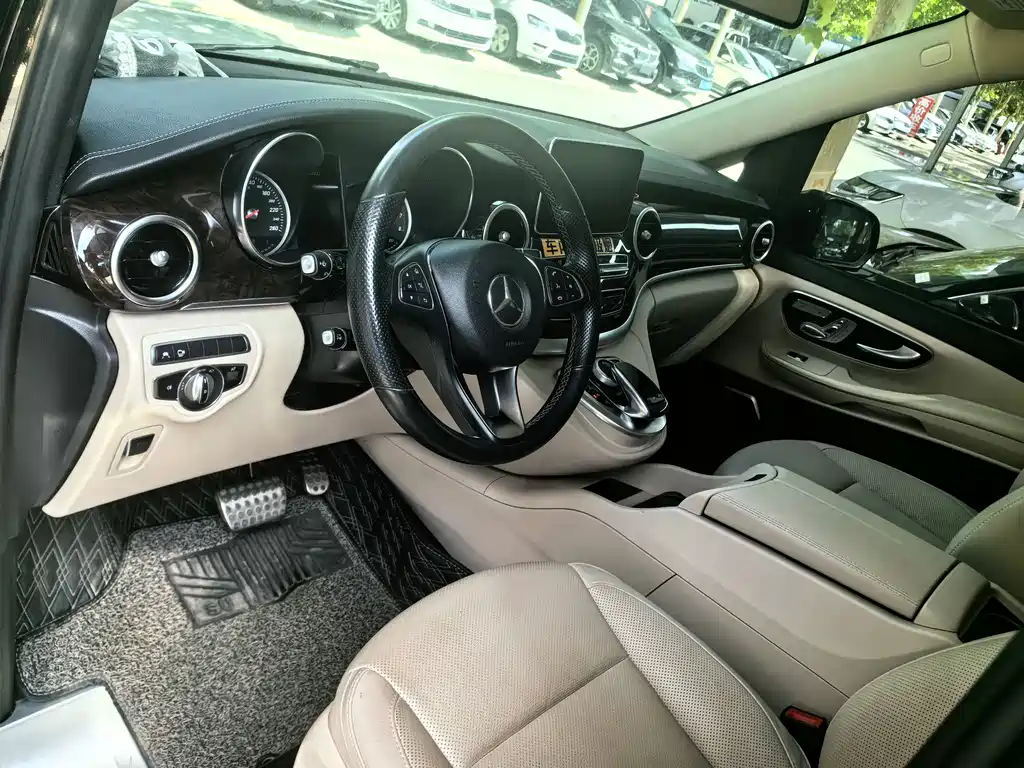 Mercedes-Benz V-Class V 2018 V 260 L Luxury Long Wheelbase VI