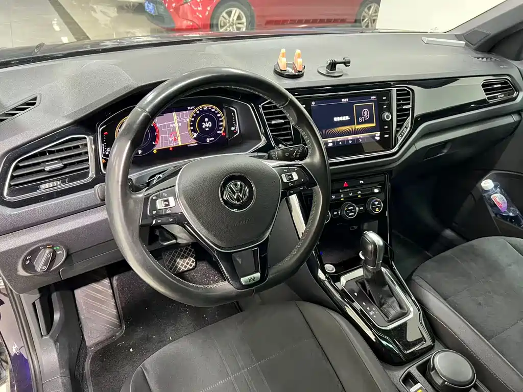 Volkswagen T-Roc — миниатюра 3