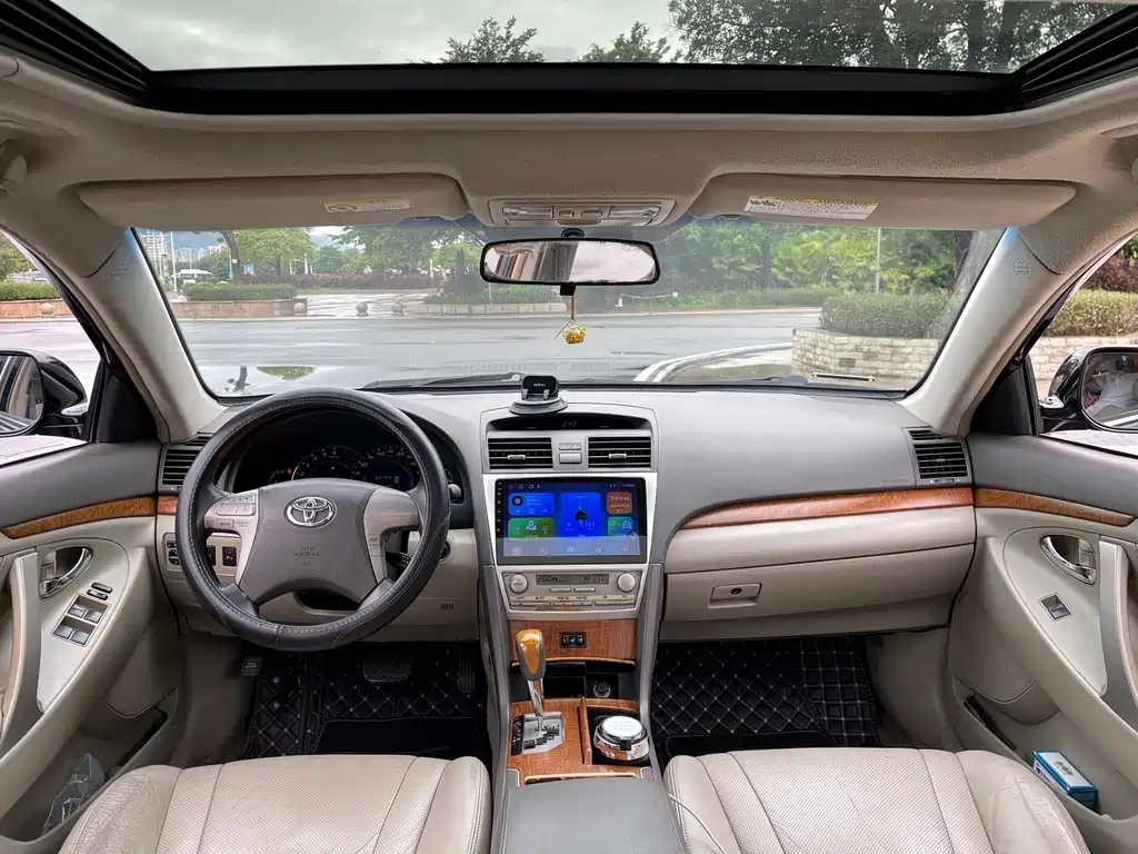 Toyota Camry — миниатюра 6