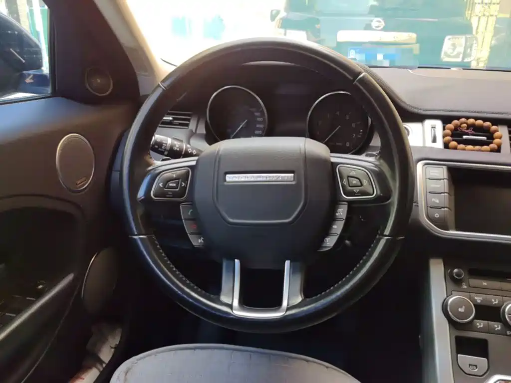 Land Rover Evoque — миниатюра 6