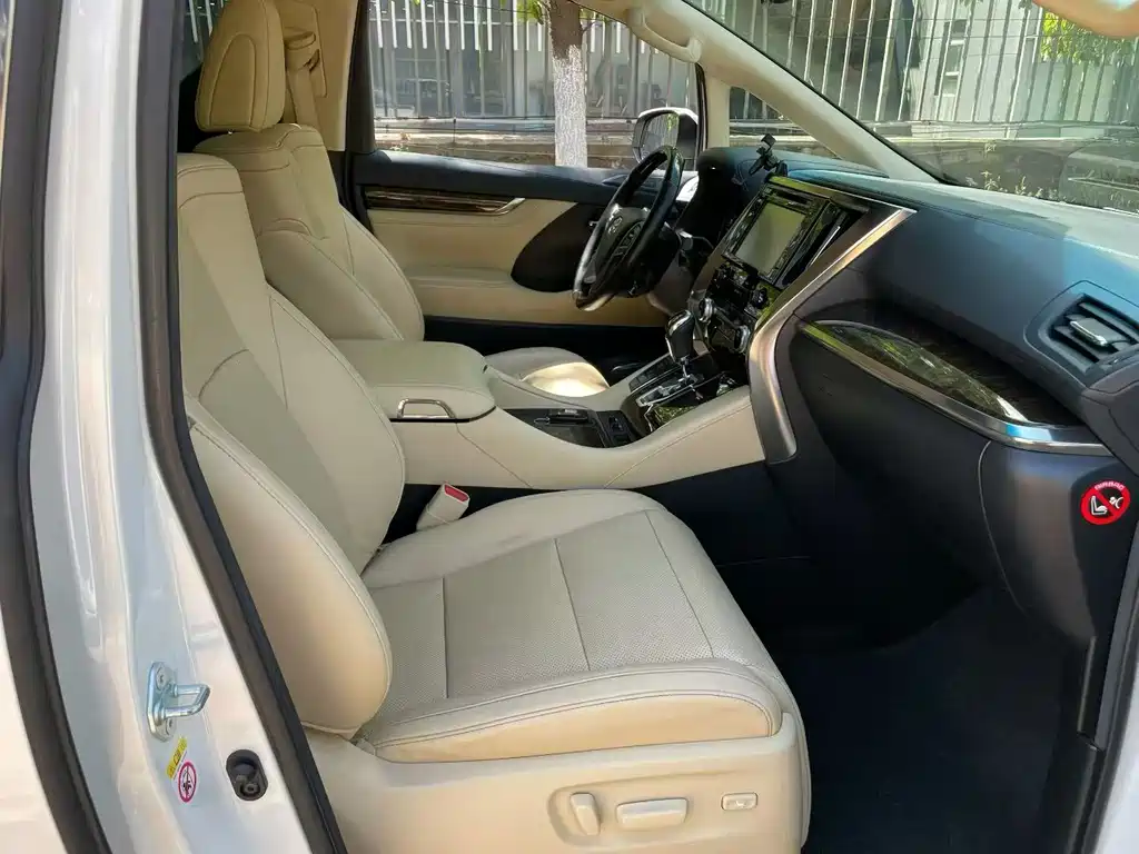 Toyota Alphard 2018 3.5L Luxury