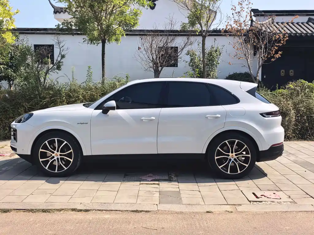 Porsche Cayenne Hybrid — миниатюра 6