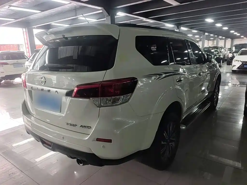 Nissan Terra — миниатюра 7