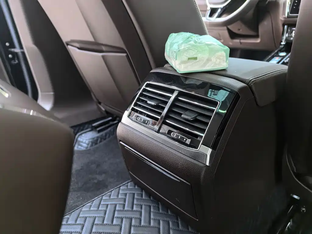 Volkswagen Phideon — миниатюра 17
