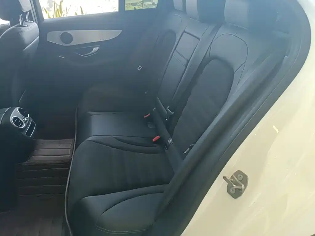 Mercedes-Benz C-Class — миниатюра 17