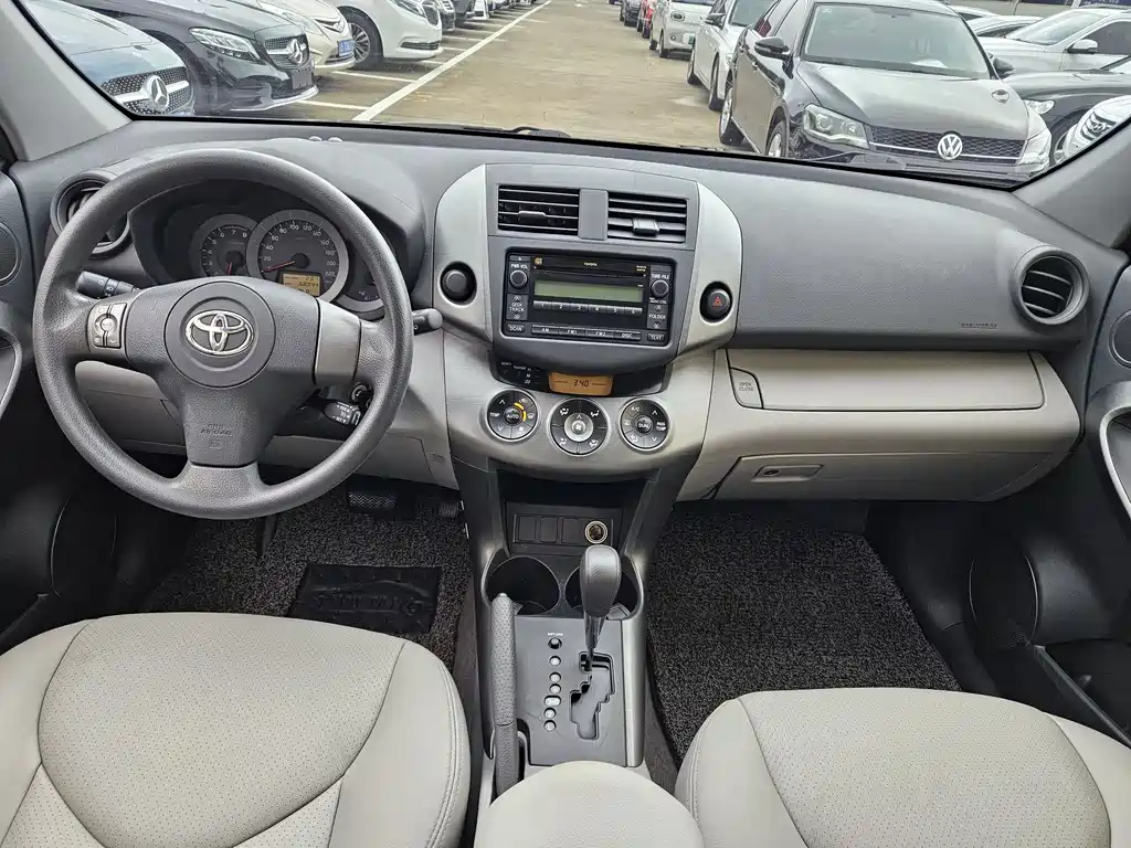 Toyota RAV4 2011 2.0L AT