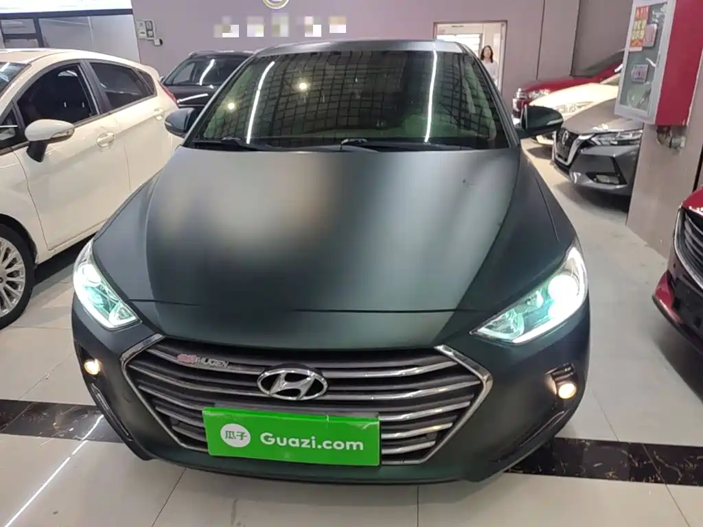 Hyundai Elantra — миниатюра 3