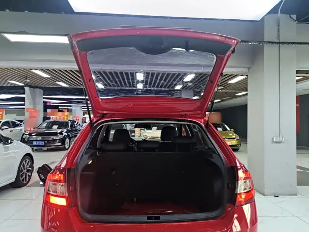 Skoda Rapid Spaceback — миниатюра 19