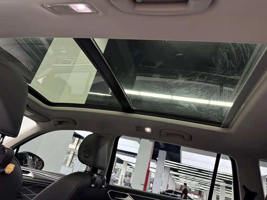 Volkswagen Tiguan L — миниатюра 9