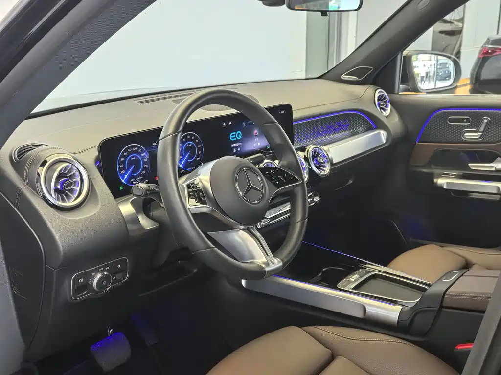 Mercedes-Benz EQB — миниатюра 12