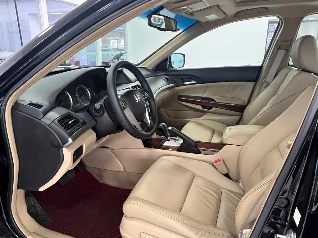 Honda Accord — миниатюра 8