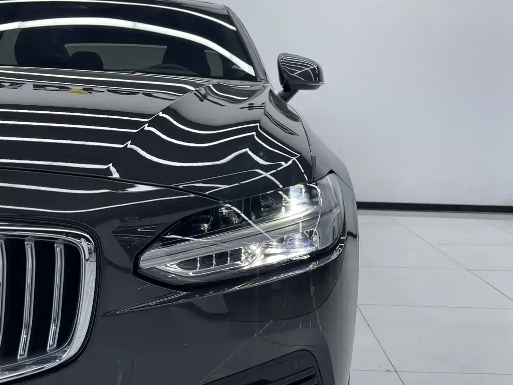 Volvo S90 PHEV — миниатюра 21