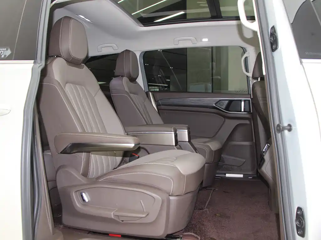 Volkswagen Viloran 2022 380TSI