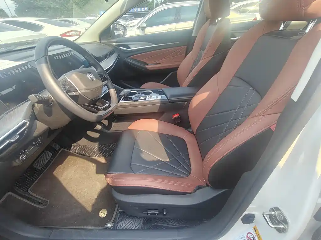 Changan Eado — миниатюра 4