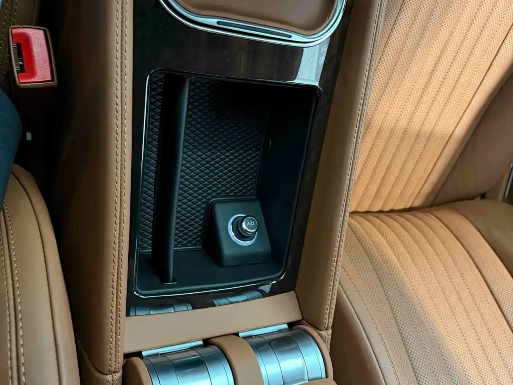 Bentley Flying Spur — миниатюра 15