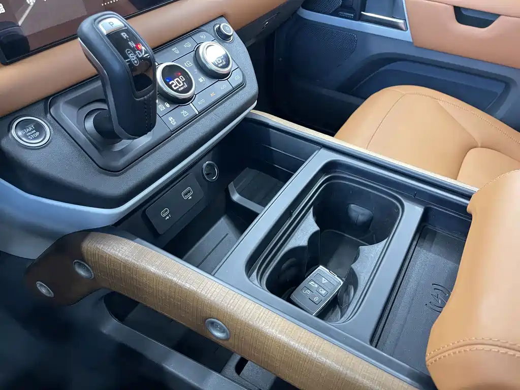 Land Rover Defender — миниатюра 15