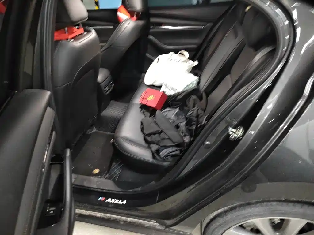 Mazda 3 Axela — миниатюра 18