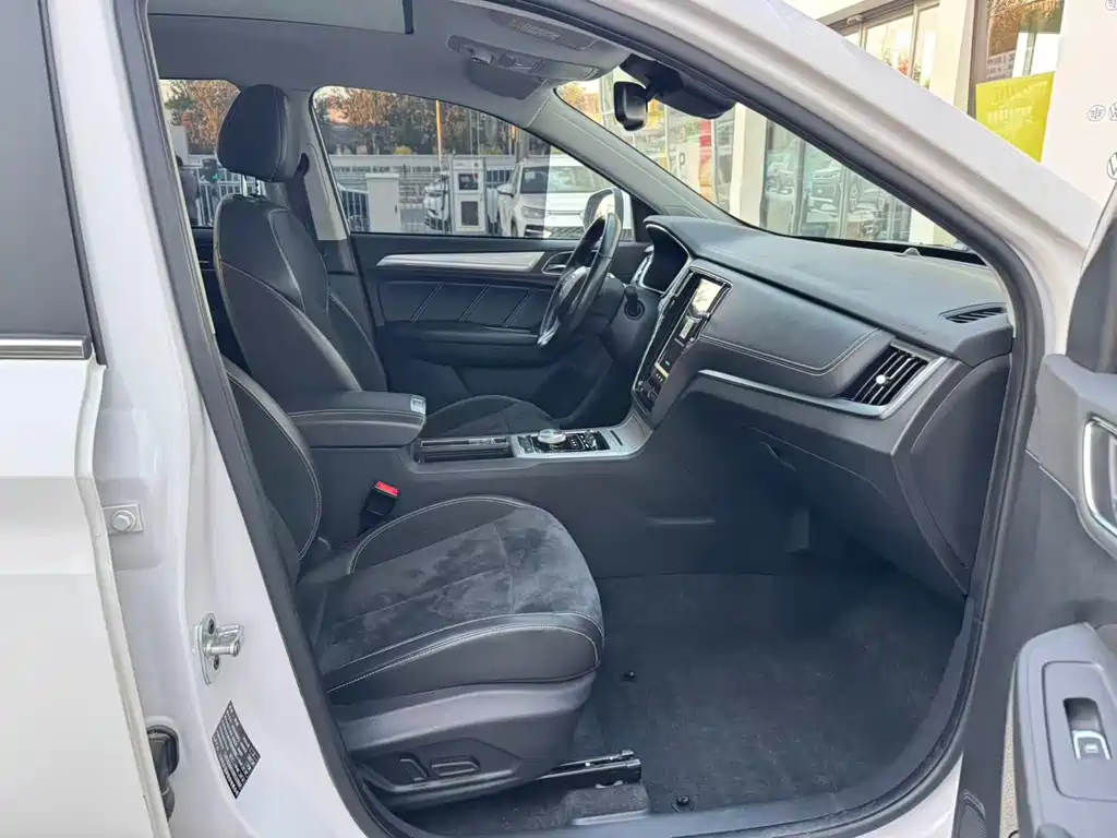 Roewe RX5 New Energy — миниатюра 5