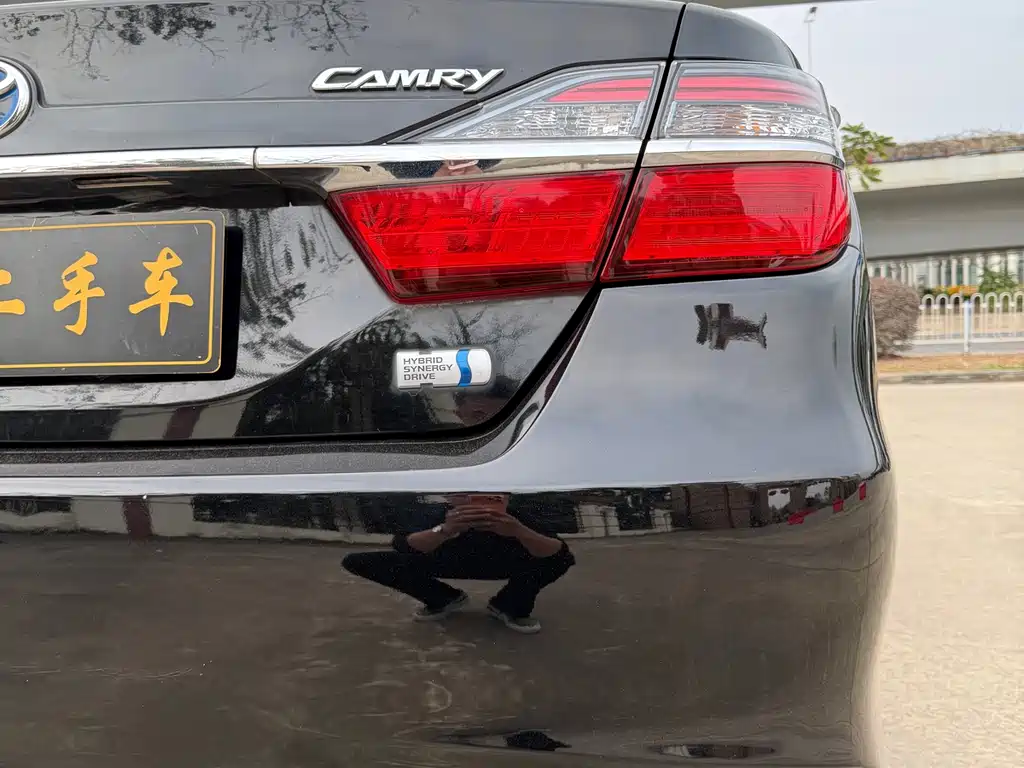 TOYOTA CAMRY