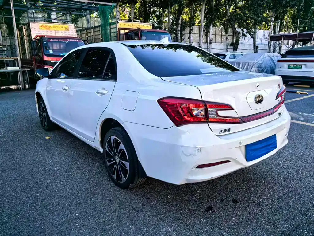 BYD Qin NEV — миниатюра 6