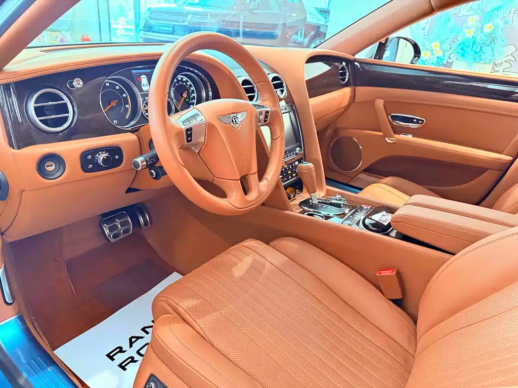 Bentley Flying Spur — миниатюра 7