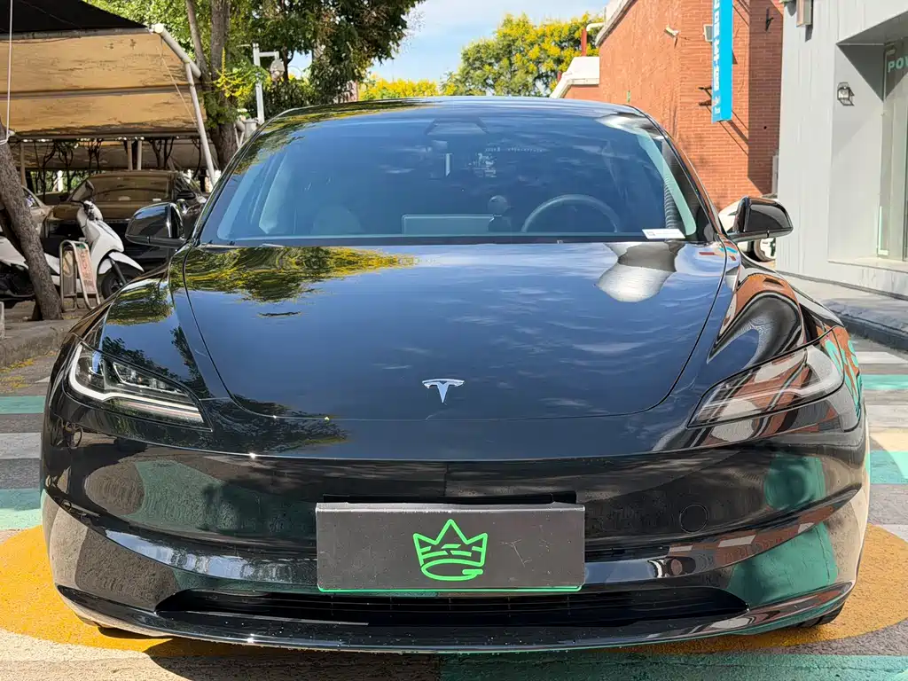 Tesla Model 3 — миниатюра 2