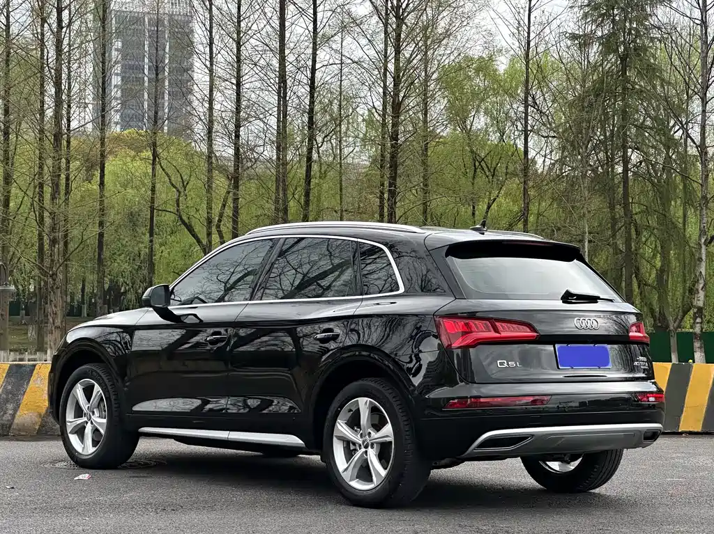 Audi Q5L 2020 40 TFSI