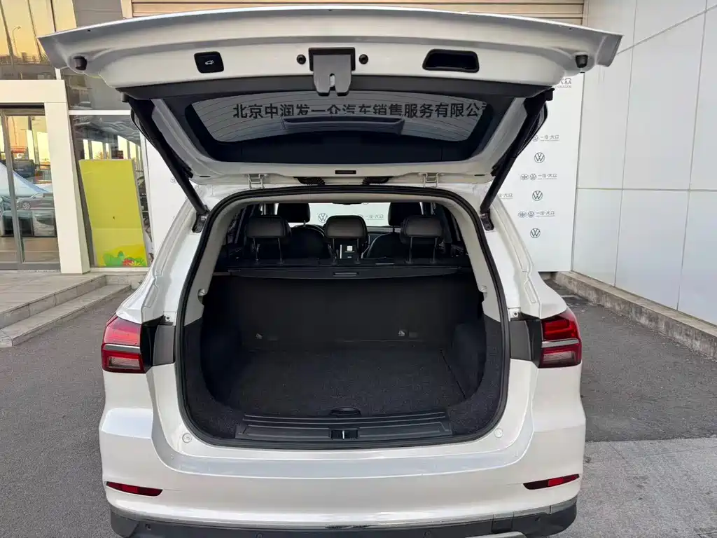 Roewe RX5 New Energy — миниатюра 10