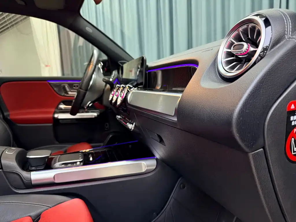 Mercedes-Benz GLB AMG — миниатюра 24