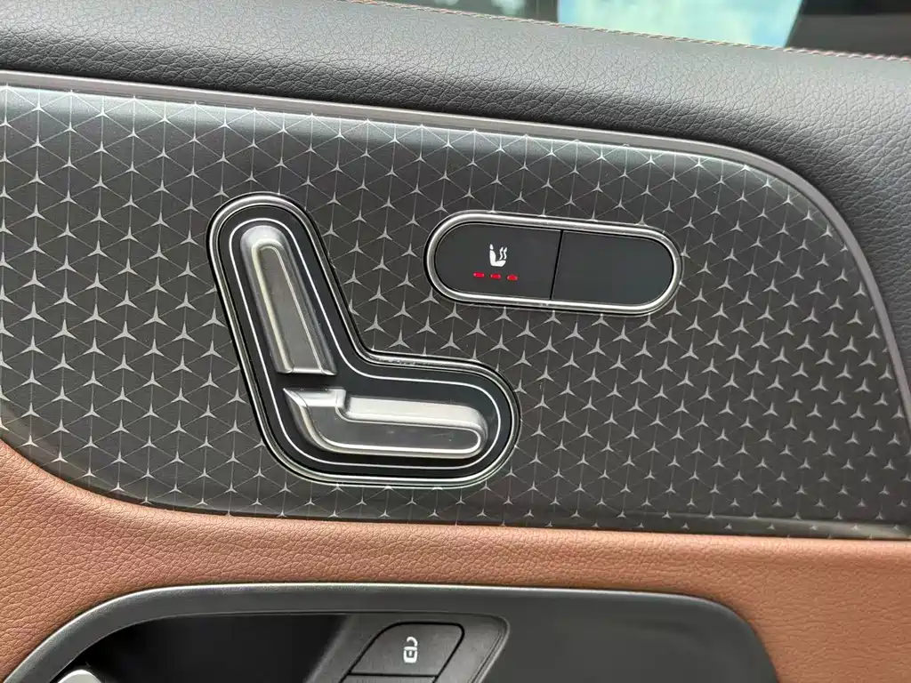 Mercedes-Benz GLB — миниатюра 11
