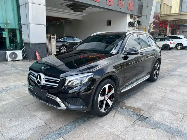 Mercedes-Benz GLC 2017 GLC 260 4 MATIC Luxury — фото 1