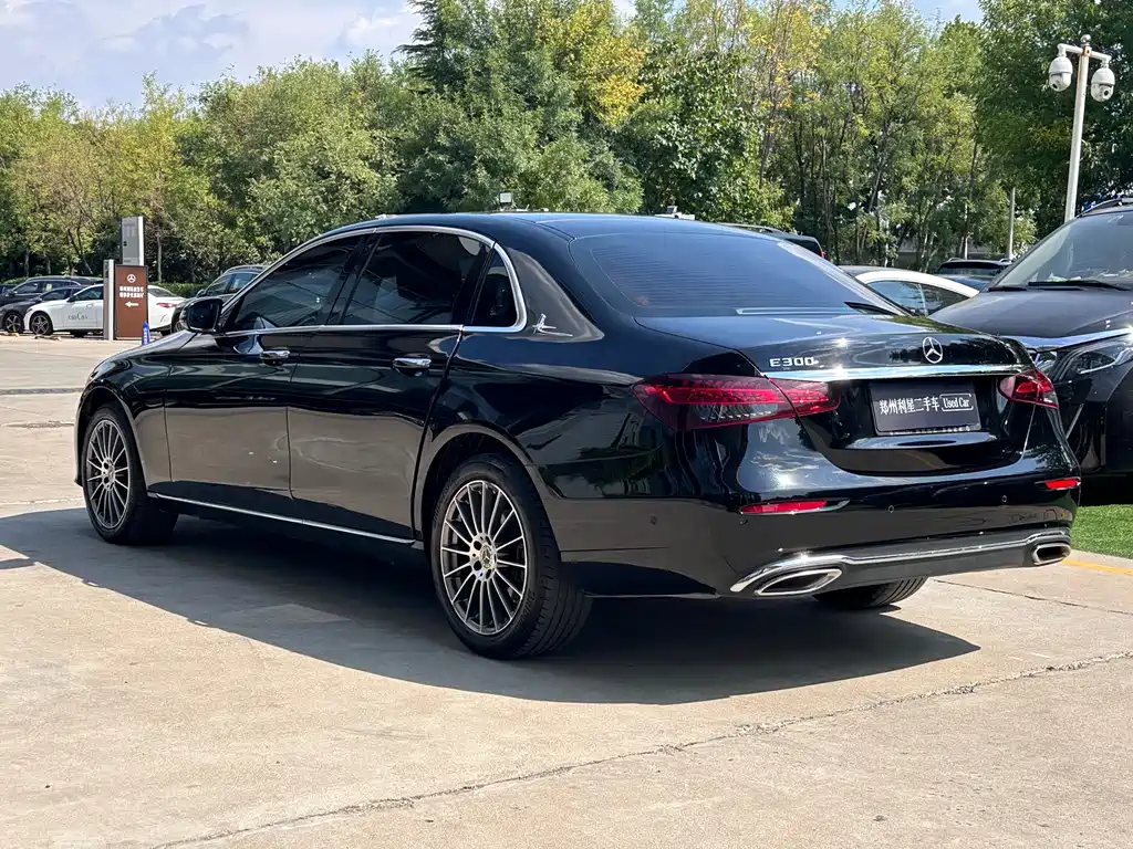 Mercedes-Benz E-Class — миниатюра 5