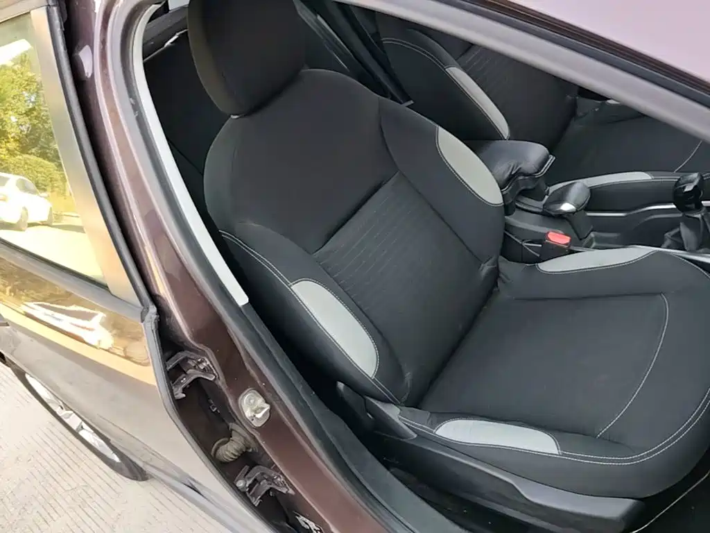 Peugeot 2008 — миниатюра 25