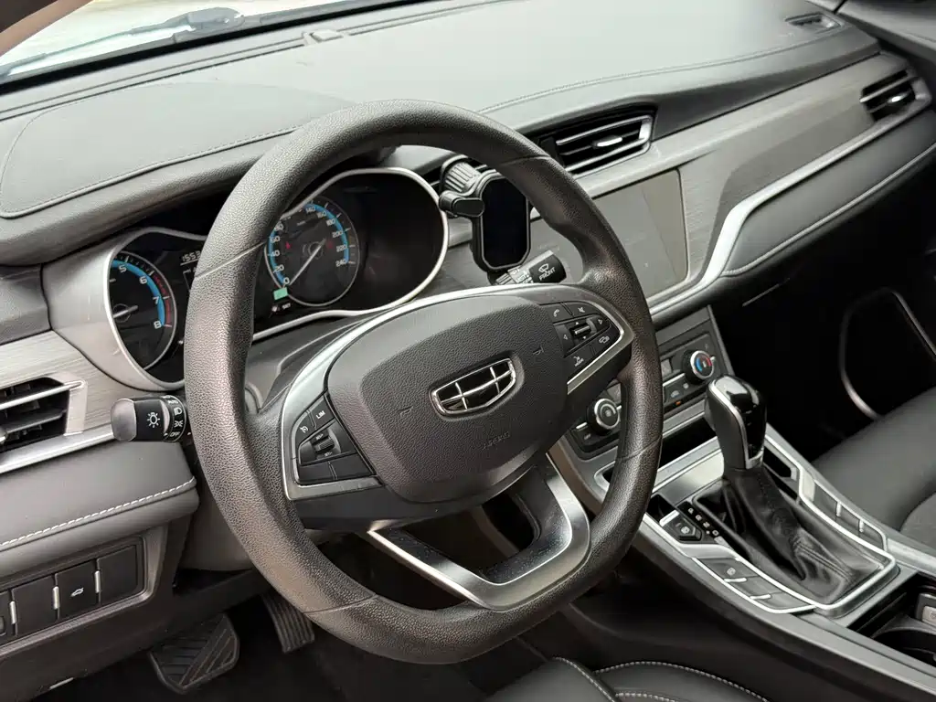 Geely Emgrand — миниатюра 8
