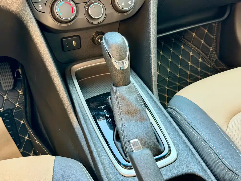 Chevrolet Monza 2022 320 AT Enjoy