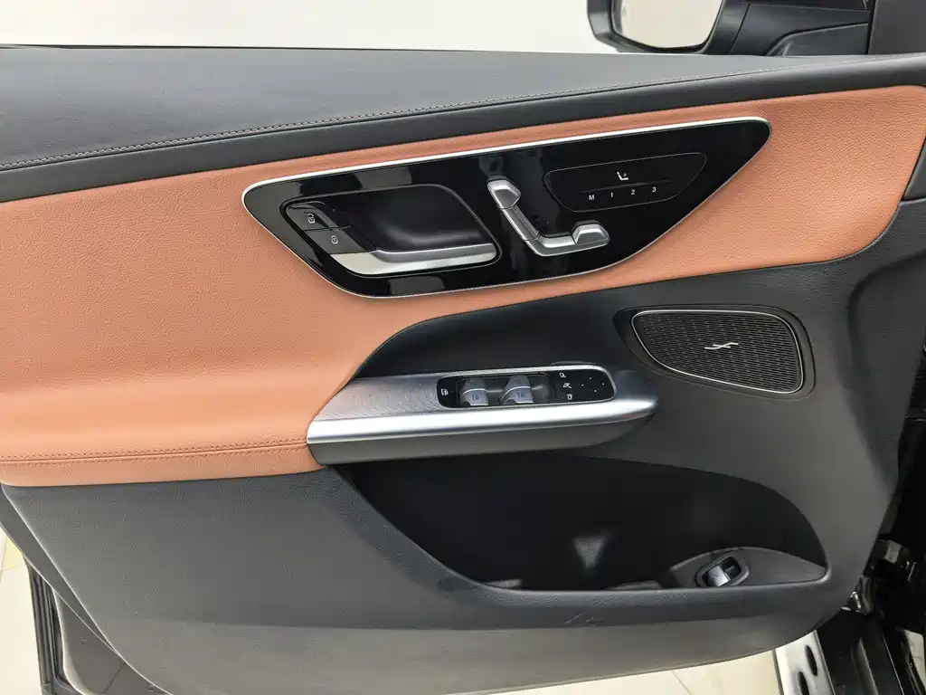 Mercedes-Benz GLC — миниатюра 16