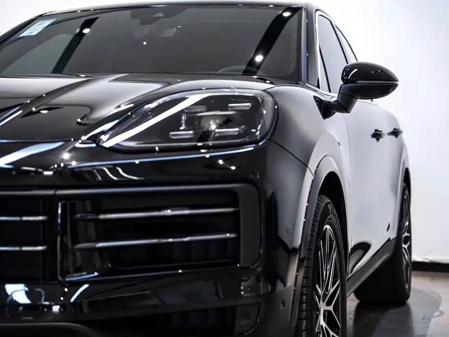 Porsche Cayenne — миниатюра 10
