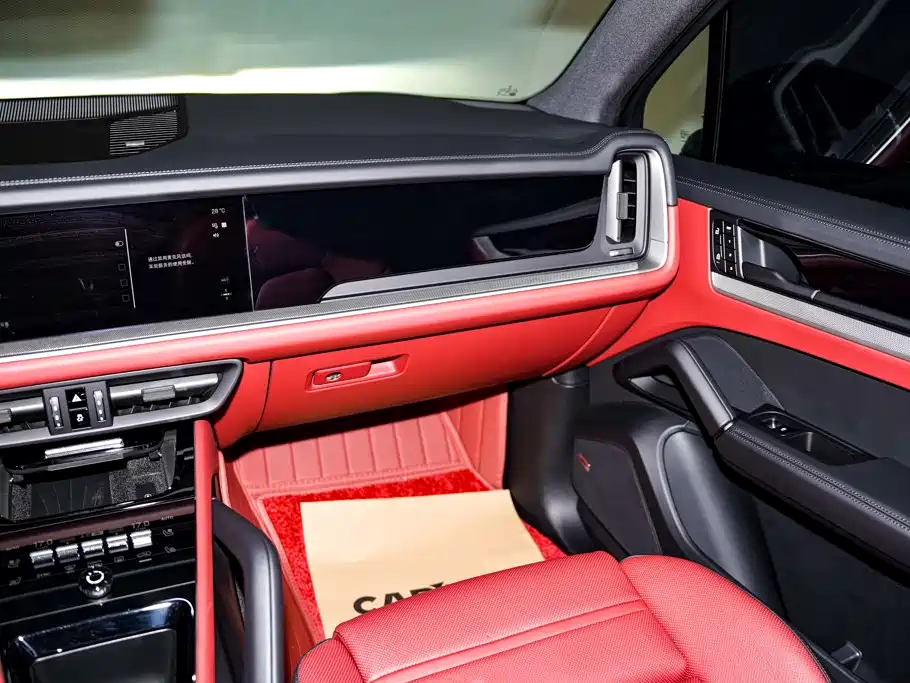 Porsche Cayenne — миниатюра 23