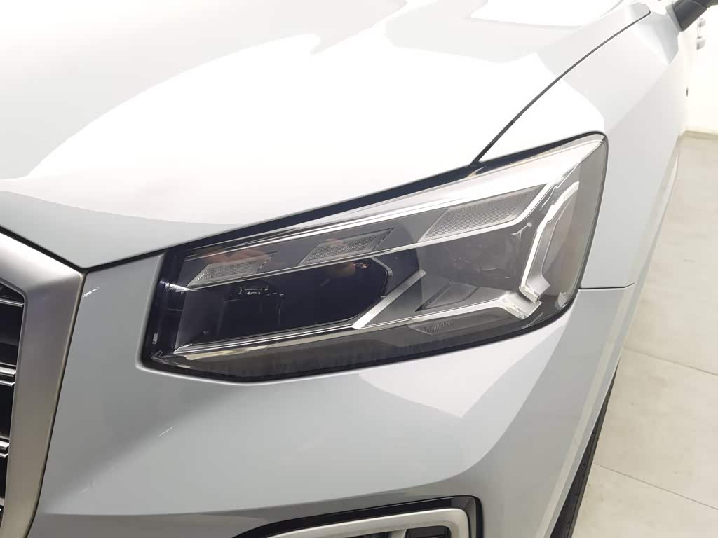 Audi Q2L 1.4 л 2022 г. Серебристо-серый, пробег 30400 км