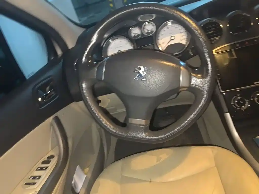 Peugeot 408 — миниатюра 11