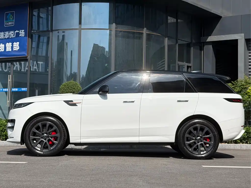 Land Rover Range Rover Sport 2024 400PS Dynamic SE