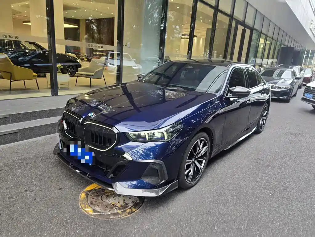 BMW 5 Series (Import) 2025