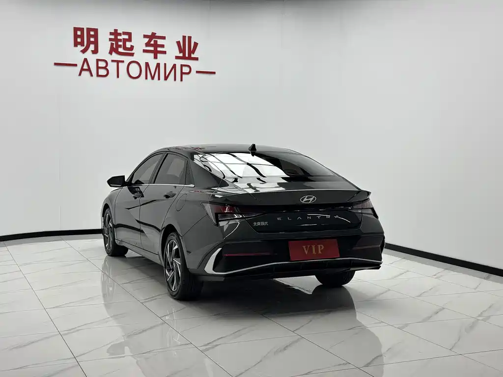 Hyundai Elantra — миниатюра 8
