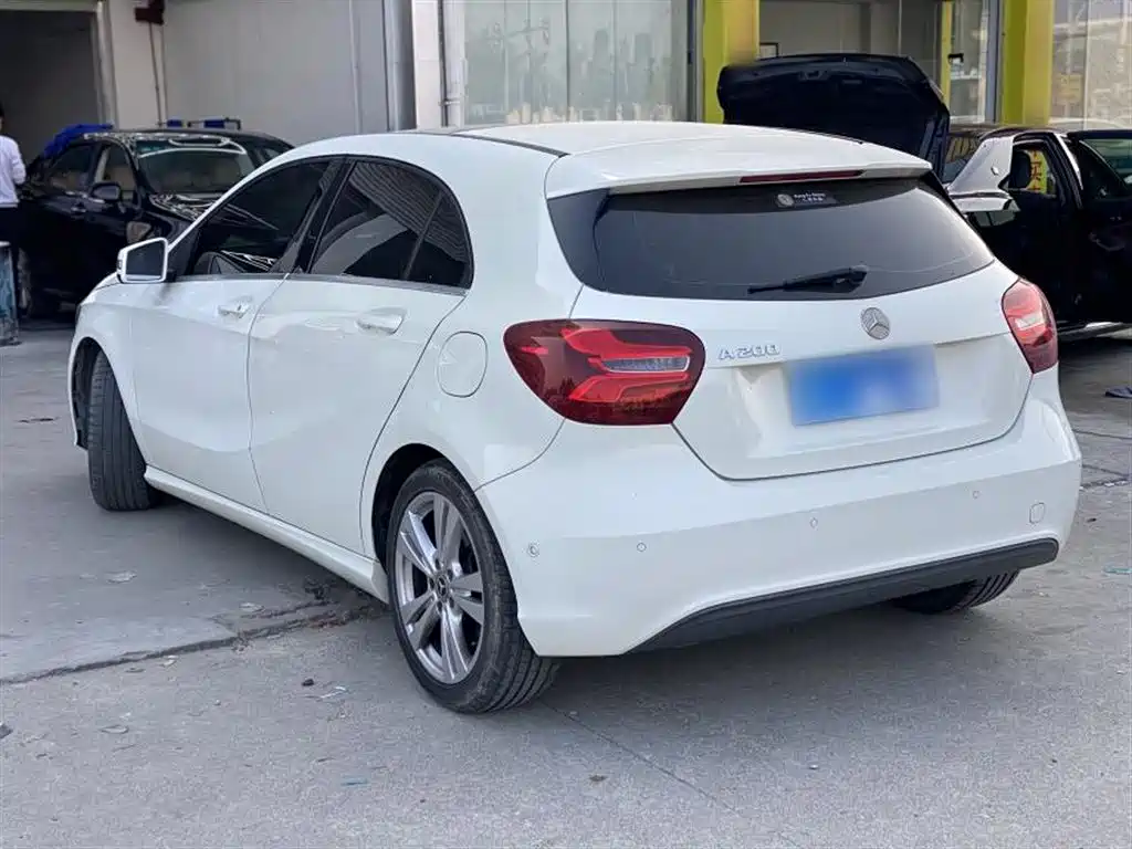 MERCEDES-BENZ A CLASS