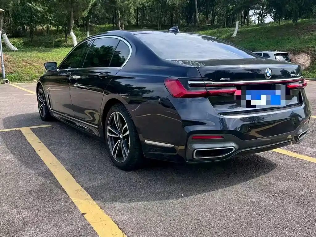BMW 7 Series — миниатюра 3