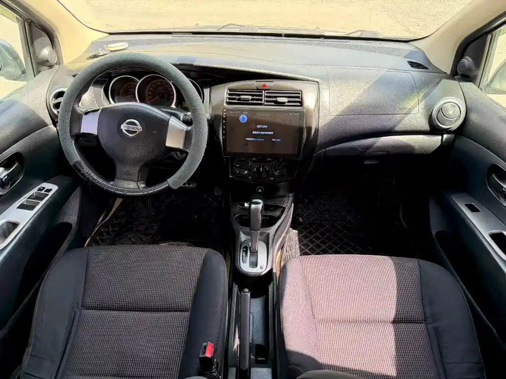 Nissan Livina — миниатюра 5