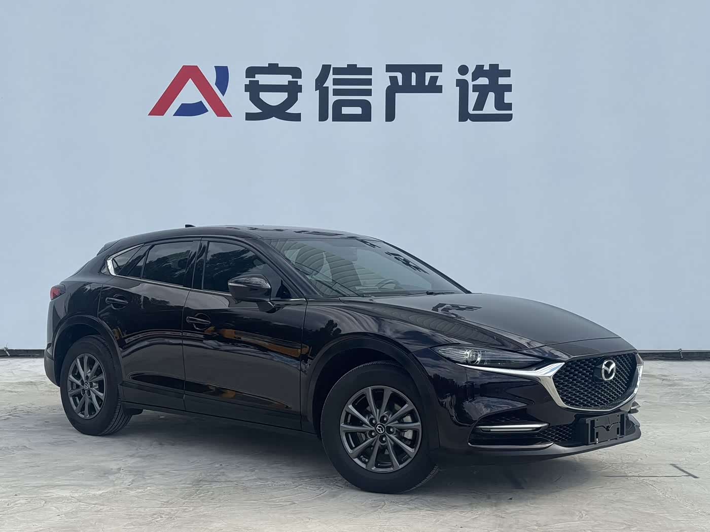 Mazda CX-4 2.0 л 2023 г. красный/фиолетовый, пробег 23000 км